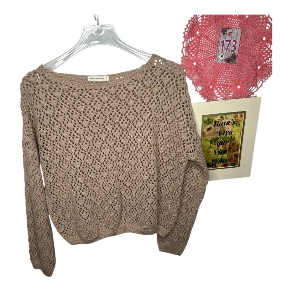 Moon & Madison Cropped Open Knit Sweater Size Large